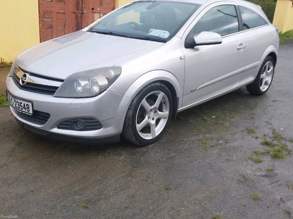 Opel Astra Hatchback, Petrol, 2005, Silver