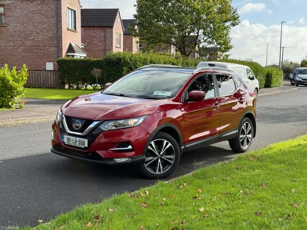 Nissan Qashqai MPV, Diesel, 2018, Red