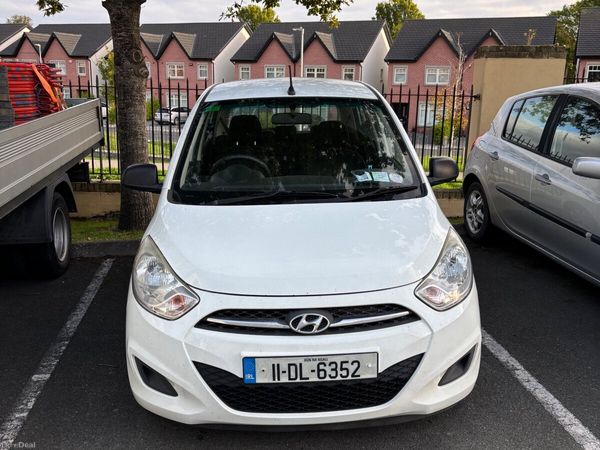 Hyundai i10 Hatchback, Petrol, 2011, White
