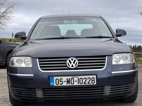 Volkswagen Passat Saloon, Diesel, 2005, Blue