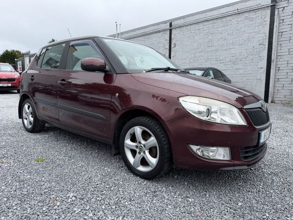 Skoda Fabia Hatchback, Petrol, 2011, Red