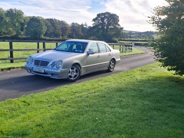 Mercedes-Benz E-Class Saloon, Petrol, 2000, Silver