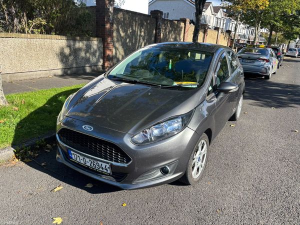 Ford Fiesta Hatchback, Petrol, 2017, Grey