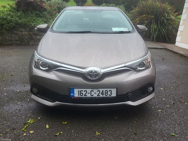 Toyota Auris Hatchback, Petrol, 2016, Bronze