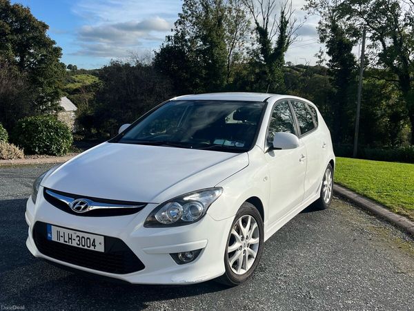 Hyundai i30 Hatchback, Petrol, 2011, White