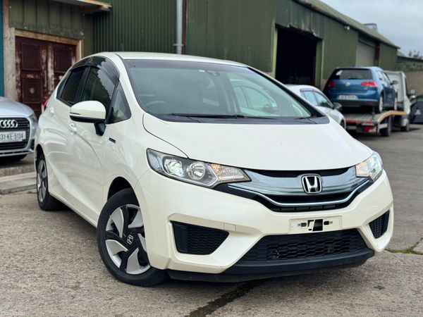 Honda Fit Hatchback, Petrol Hybrid, 2015, White