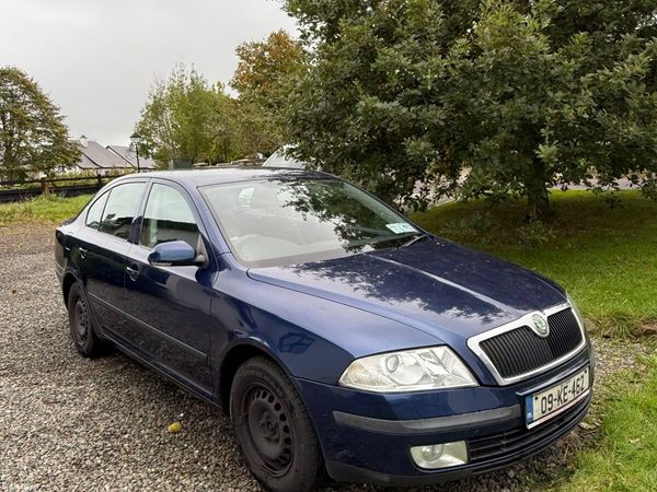 Skoda Octavia Hatchback, Petrol, 2009, Blue