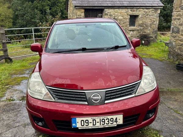 Nissan Tiida Saloon, Petrol, 2009, Red