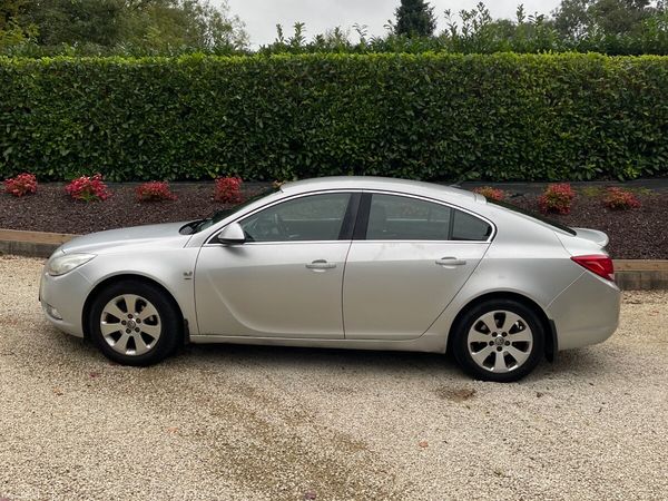 Vauxhall Insignia Hatchback, Diesel, 2012, Silver
