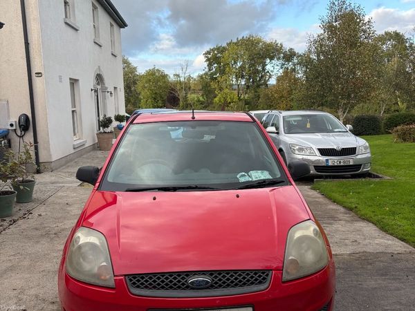 Ford Fiesta Hatchback, Petrol, 2007, Red