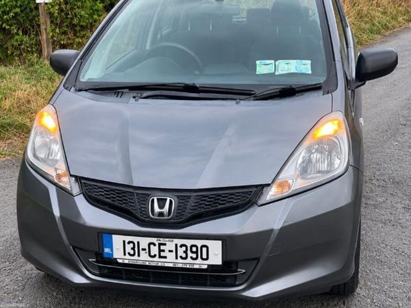 Honda Jazz Hatchback, Petrol, 2013, Grey
