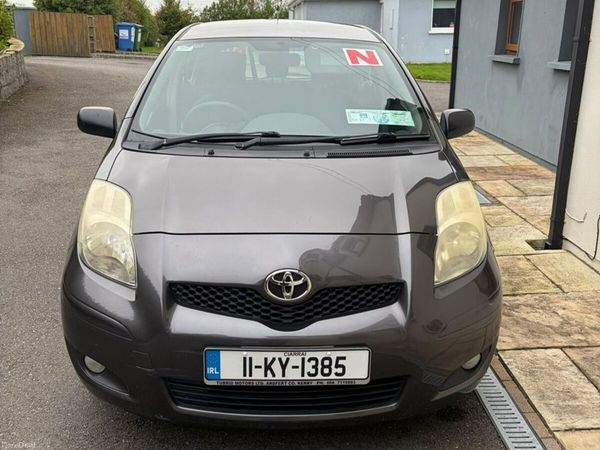 Toyota Yaris Hatchback, Petrol, 2011, Grey