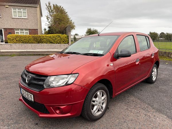 Dacia Sandero Hatchback, Petrol, 2013, Red