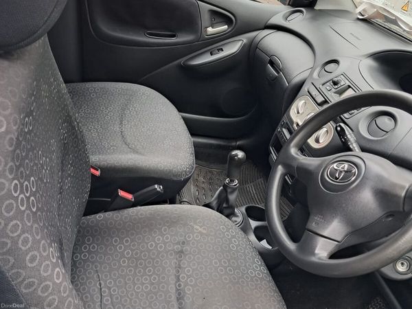 Toyota Yaris Hatchback, Petrol, 2003, Blue