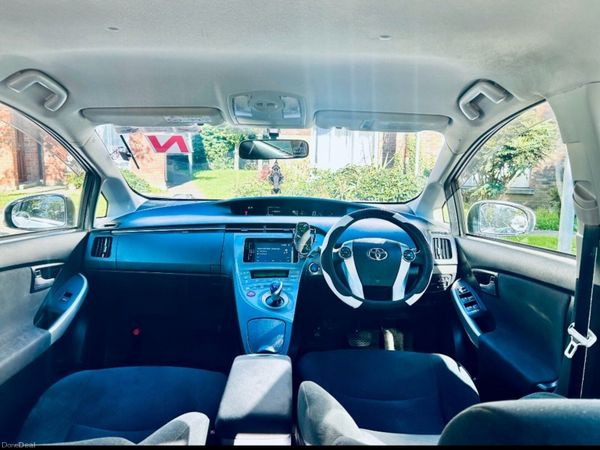 Toyota Prius Hatchback, Petrol Hybrid, 2014, White