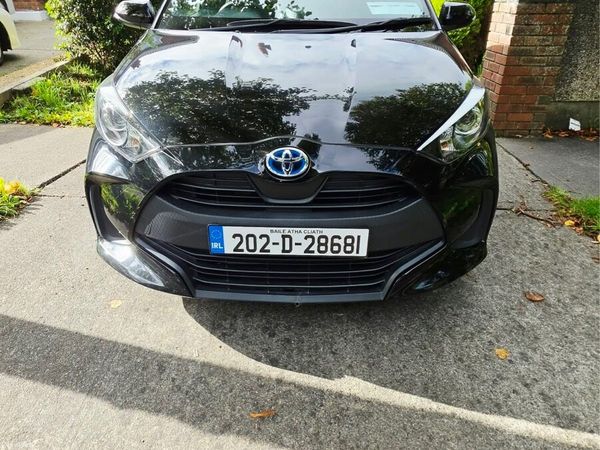 Toyota Yaris Hatchback, Petrol Hybrid, 2020, Black