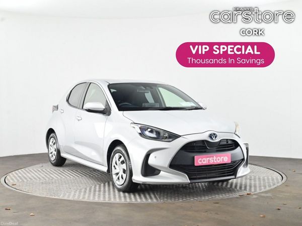Toyota Yaris Hatchback, Petrol Hybrid, 2021, Silver