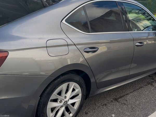 Skoda Octavia Saloon, Diesel, 2024, Grey