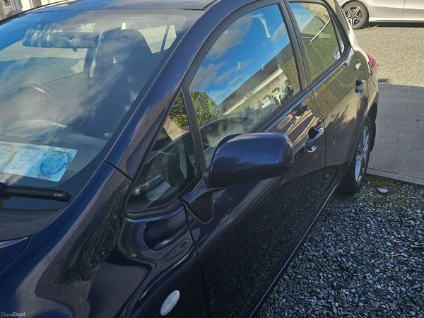 Toyota Auris Hatchback, Petrol, 2009, Blue