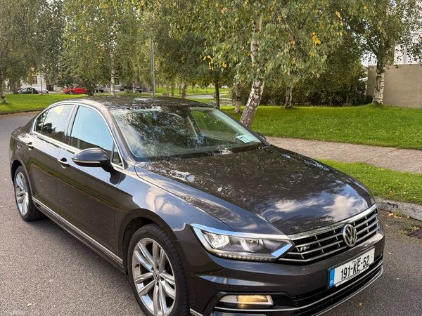 Volkswagen Passat Saloon, Diesel, 2019, Grey