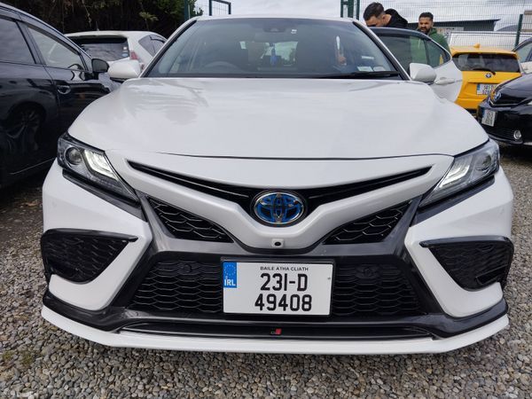 Toyota Camry Hatchback, Petrol Hybrid, 2023, White