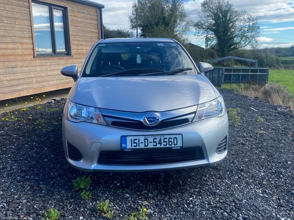 Toyota Corolla Estate, Petrol Hybrid, 2015, Silver