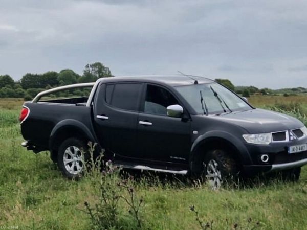 Mitsubishi L200 Crew Cab, Diesel, 2014, Black