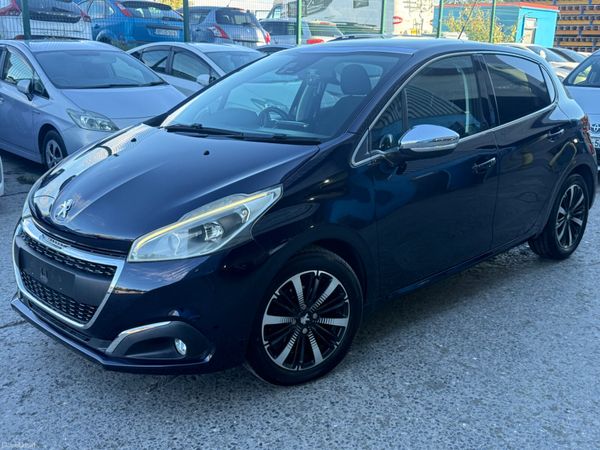 Peugeot 208 Hatchback, Petrol, 2017, Blue