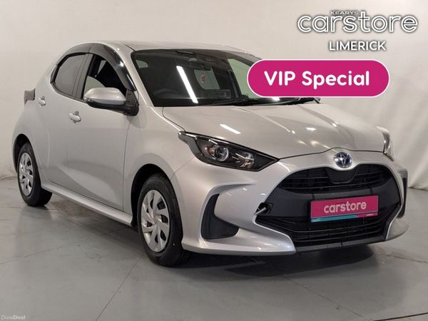 Toyota Yaris Hatchback, Petrol Hybrid, 2021, Silver