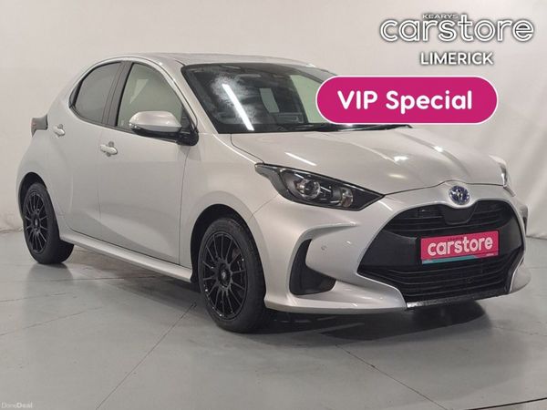 Toyota Yaris Hatchback, Petrol Hybrid, 2022, Silver