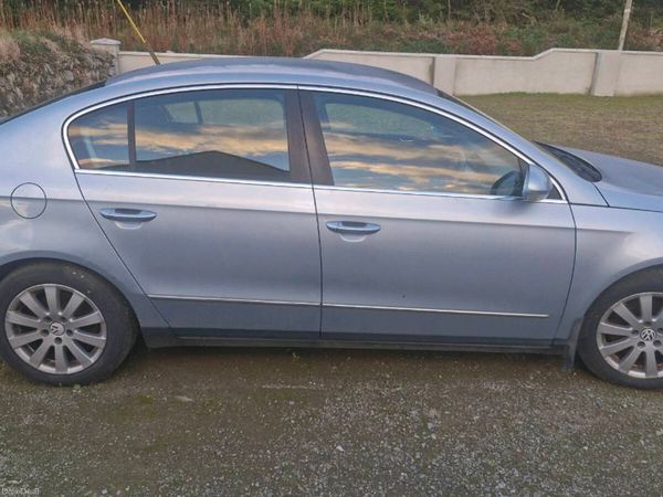Volkswagen Passat Saloon, Diesel, 2009, Blue