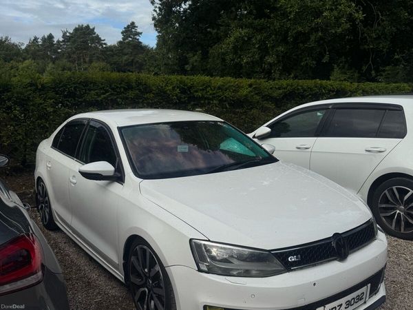 Volkswagen Jetta Saloon, Diesel, 2014, White