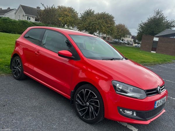 Volkswagen Polo Hatchback, Petrol, 2014, Red