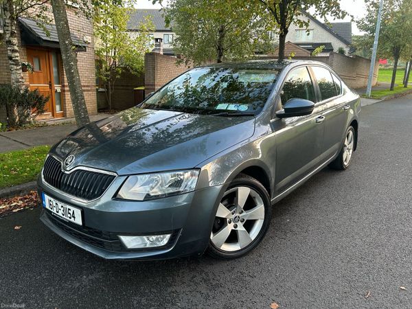 Skoda Octavia Saloon, Diesel, 2016, Grey