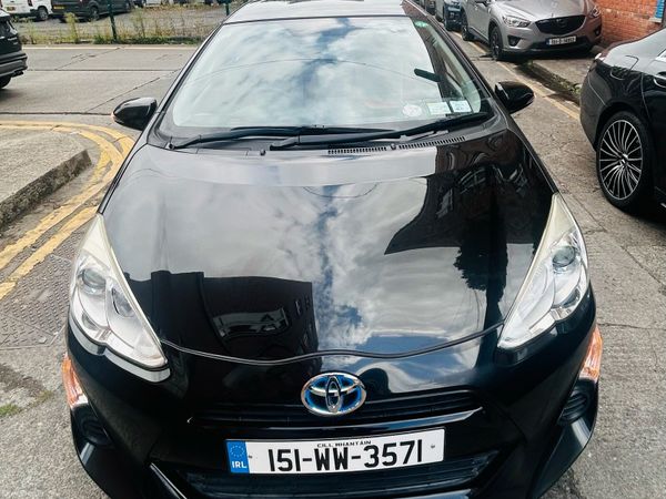Toyota Aqua Hatchback, Petrol Hybrid, 2015, Black