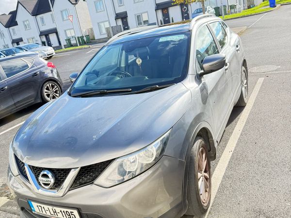 Nissan Qashqai SUV, Diesel, 2017, Grey