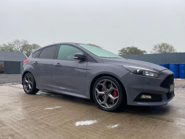 Ford Focus Hatchback, Diesel, 2018, Grey