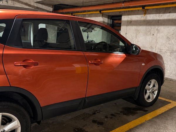 Nissan Qashqai Hatchback, Petrol, 2008, Red