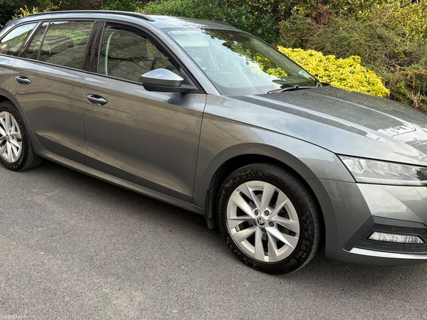 Skoda Octavia Estate, Diesel, 2023, Grey