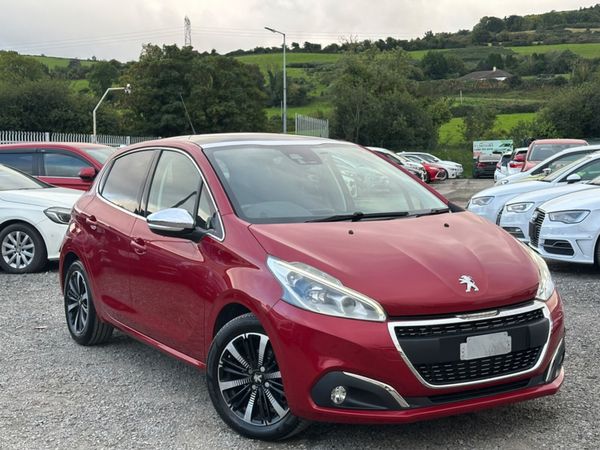 Peugeot 208 Hatchback, Petrol, 2017, Red