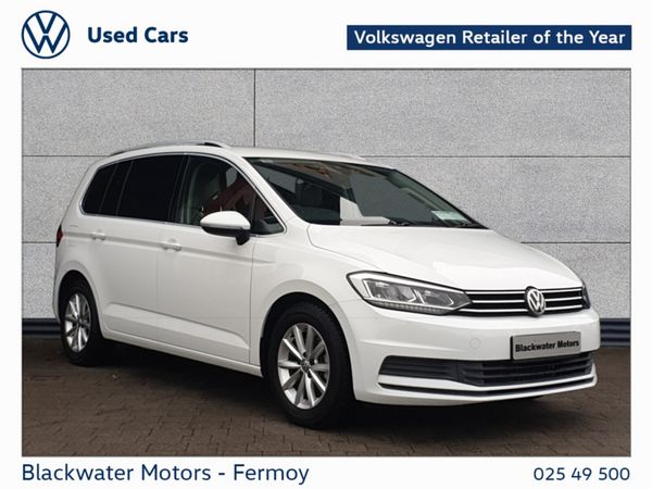 Volkswagen Touran Hatchback, Petrol, 2017, White