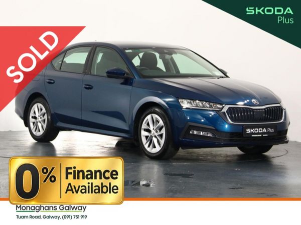 Skoda Octavia Hatchback, Petrol, 2024, Blue