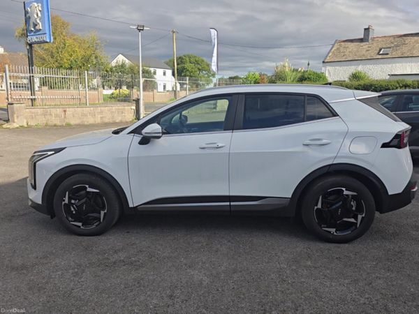 Kia Sportage MPV, Diesel Hybrid, 2026, White
