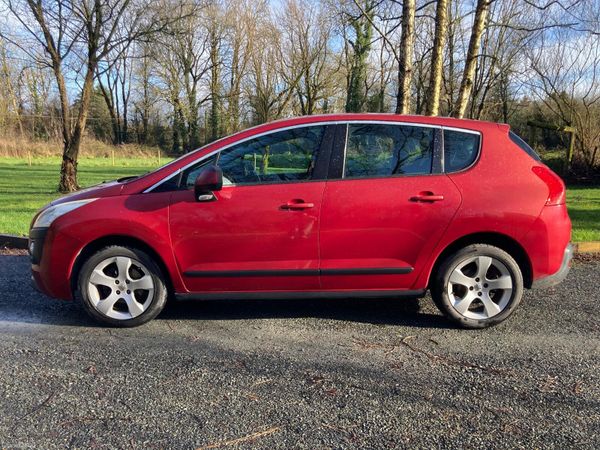 Peugeot 3008 MPV, Diesel, 2010, Red