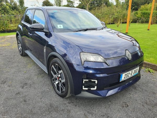 Renault 5 Hatchback, Electric, 2025, Blue