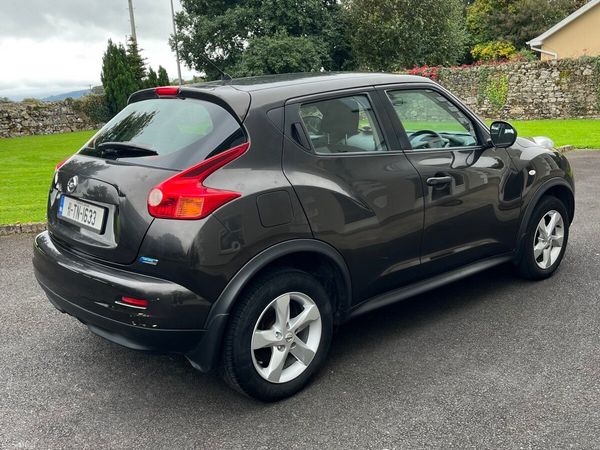 Nissan Juke SUV, Petrol, 2011, Brown
