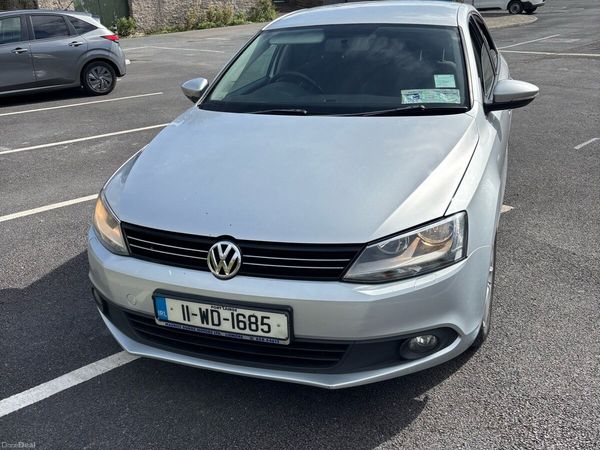 Volkswagen Jetta Saloon, Diesel, 2011, Silver