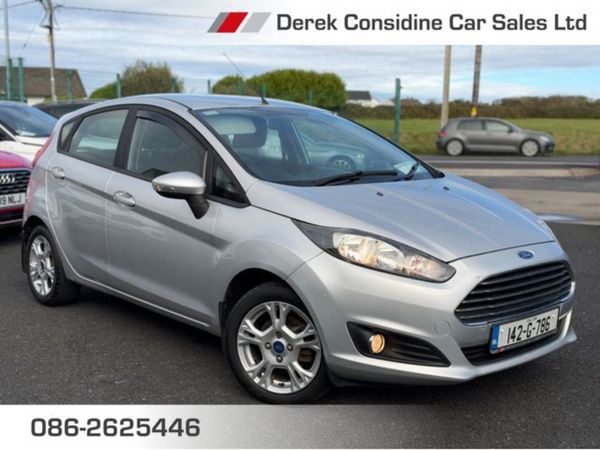 Ford Fiesta Hatchback, Petrol, 2014, Silver