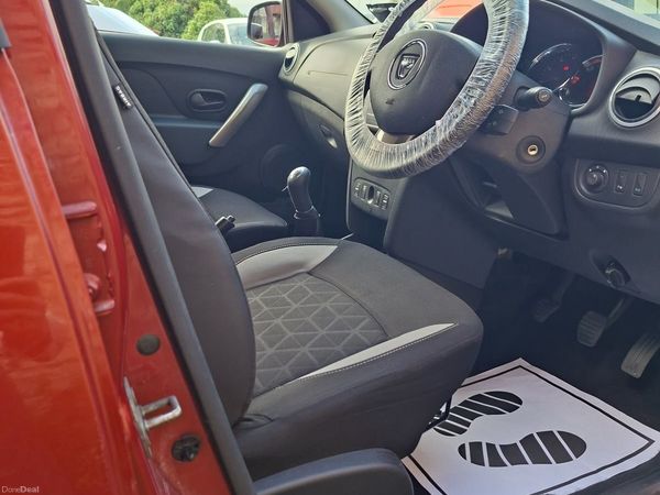 Dacia Sandero Stepway Hatchback, Petrol, 2013, Red