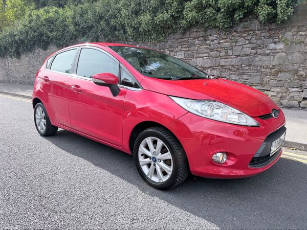 Ford Fiesta Hatchback, Diesel, 2011, Red